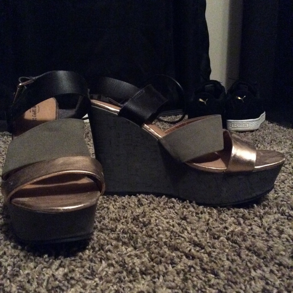 Color block Wedges - Picture 2 of 4